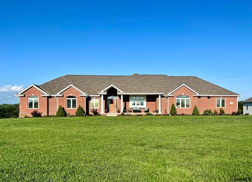 1526 Provencal Cir, Yutan, NE, 68073-5076 | Card Image