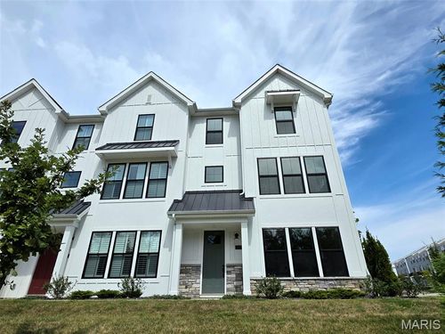 325 Mistflower Ct, Chesterfield, MO, 63005-4359 | Card Image