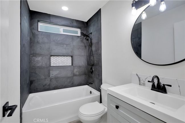 bathroom 1 | Image 11