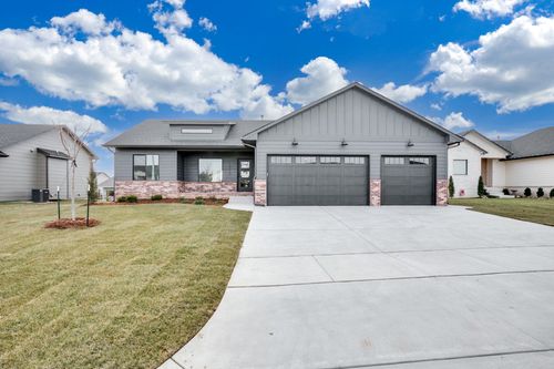 10503 W Basil St, Wichita, KS, 67215-7801 | Card Image