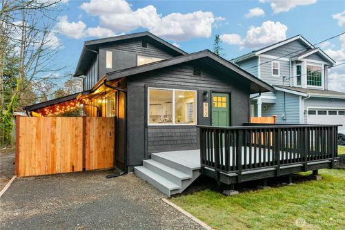 912 Austin Ave, Port Orchard, WA, 98366-4306 | Card Image