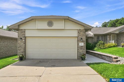 5725 Shadow Pines Court, Lincoln, NE, 68516 | Card Image
