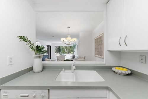 c209-2140 Santa Cruz Ave, Menlo Park, CA, 94025-4375 | Card Image