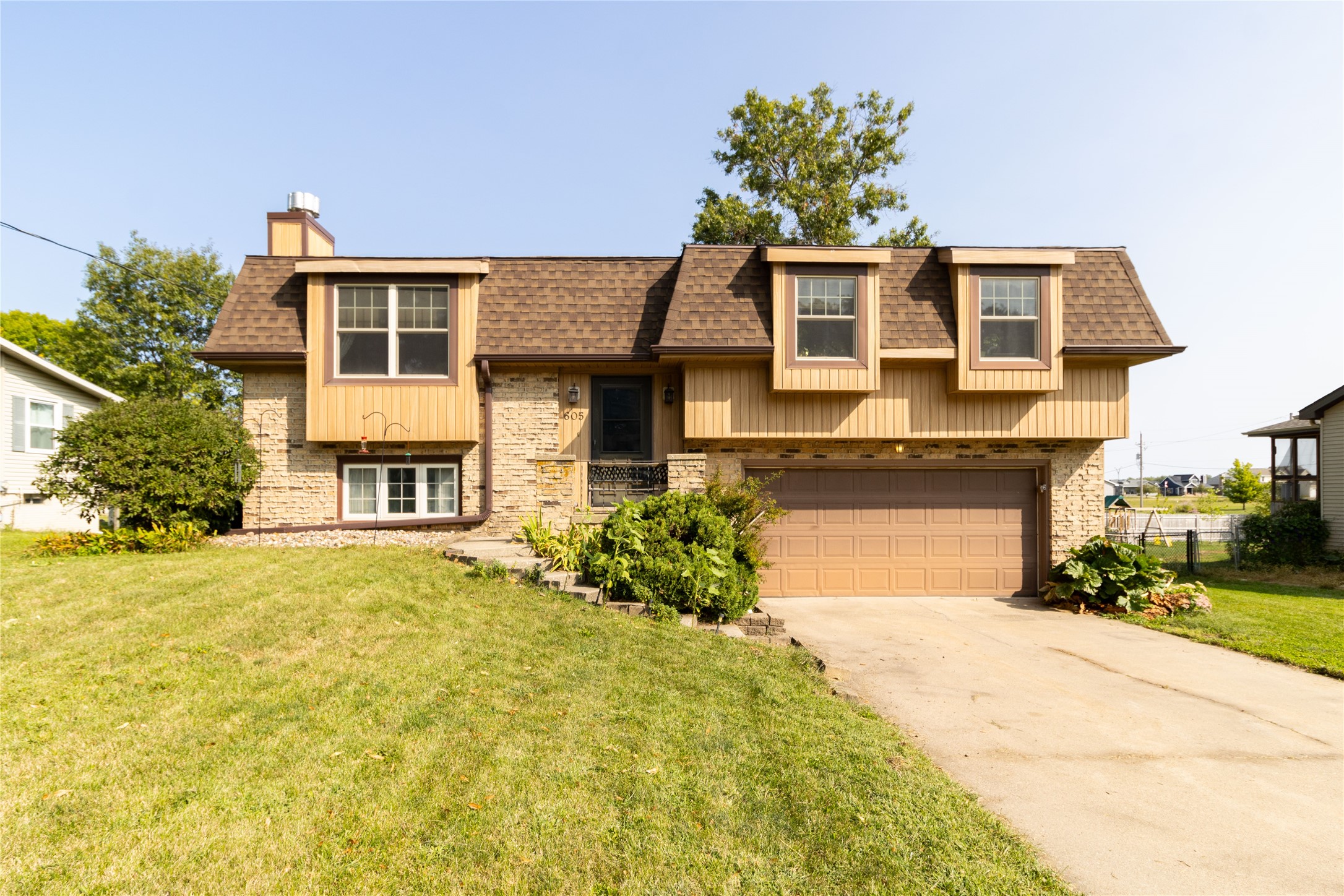 Vine St, Dallas Center, IA 50063