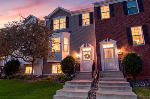4652 Woodland Ave, Shakopee, MN, 55379-5803 | Card Image