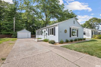 1125 39 Th Street, House other with 3 bedrooms, 1 bathrooms and null parking in Moline IL | Image 1