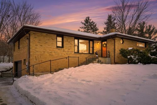 117 N Fairview Ave, Niles, MI, 49120-1522 | Card Image