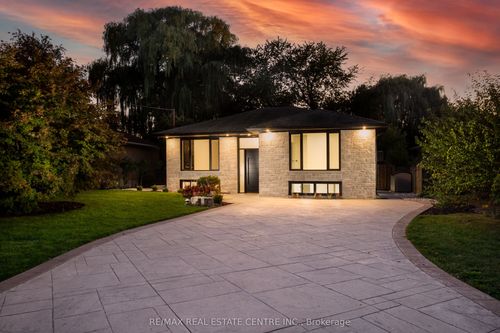 446 Willis Dr, Oakville, ON, L6L4V5 | Card Image