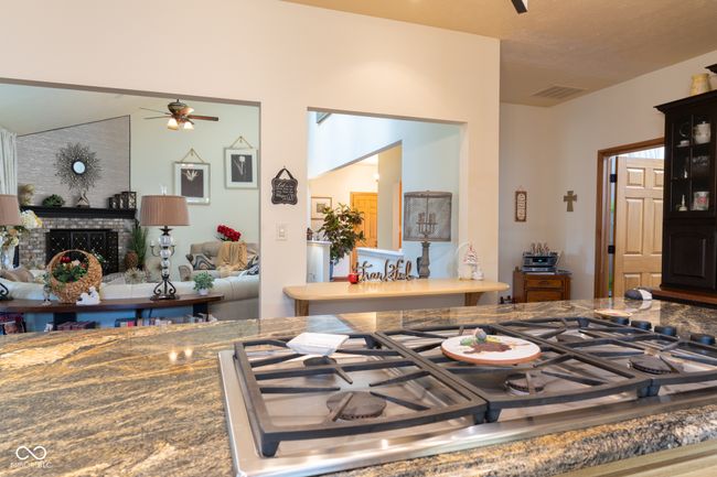 7594 W Williamswood Dr, House other with 4 bedrooms, 4 bathrooms and null parking in New Palestine IN | Image 8