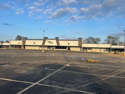 2208 Cleveland Hwy, Dalton, GA, 30721-9313 | Card Image