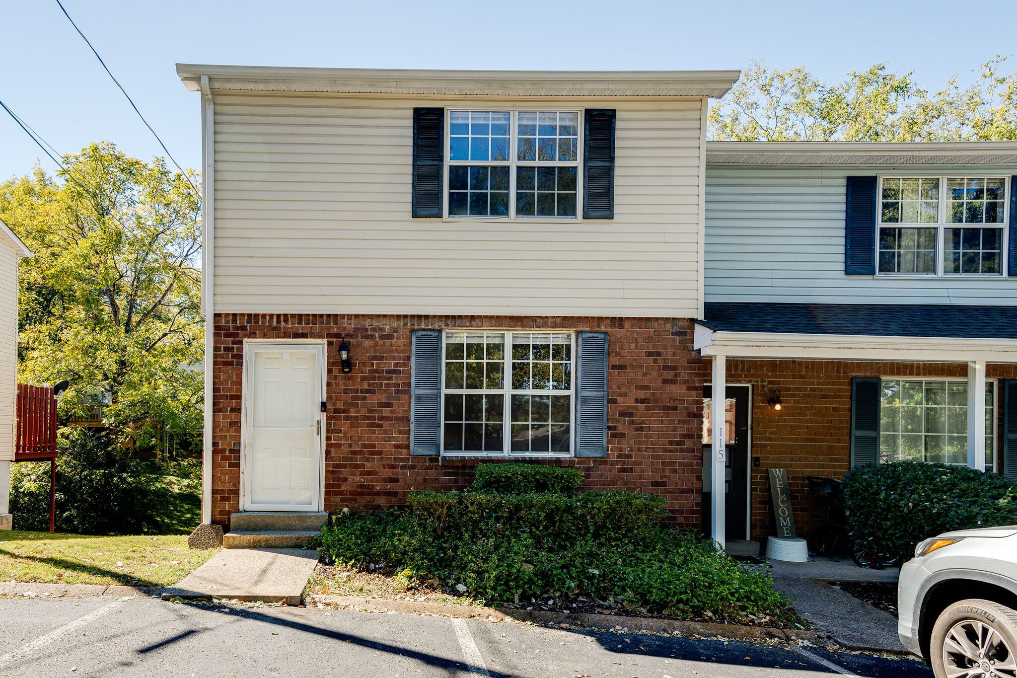 Five Oaks Dr, Nashville, TN 37217