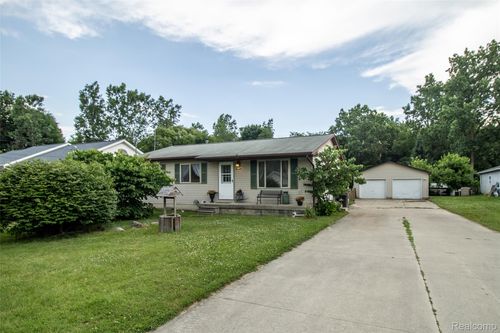 11490 Water St, Clio, MI, 48420-1632 | Card Image