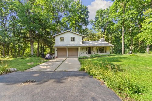 109 Blackberry Cir, Dixon, IL, 61021-8991 | Card Image