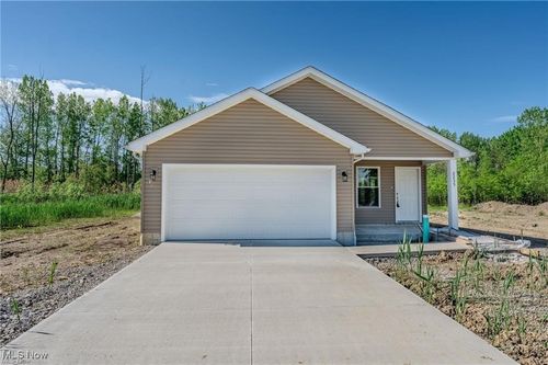 2918 Forest Ln, Lorain, OH, 44053-1555 | Card Image