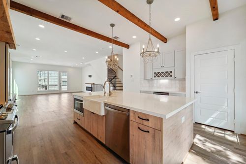 2520 Ohsfeldt St, Houston, TX, 77008-1428 | Card Image