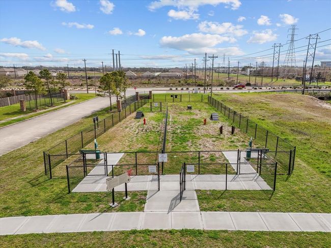 8117 Ocean Jasper Ln, House other with 4 bedrooms, 2 bathrooms and 2 parking in Texas City TX | Image 8