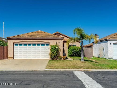 2145 Chestnut Ln, Santa Maria, CA, 93458-1065 | Card Image