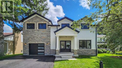 -452-darcy-street-s-452 D'Arcy Street S, Newmarket (Central Newmarket), ON, L3Y1N1 | Card Image