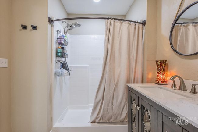 1300 N Big Tree Ln, House other with 4 bedrooms, 3 bathrooms and 4 parking in Kuna ID | Image 31