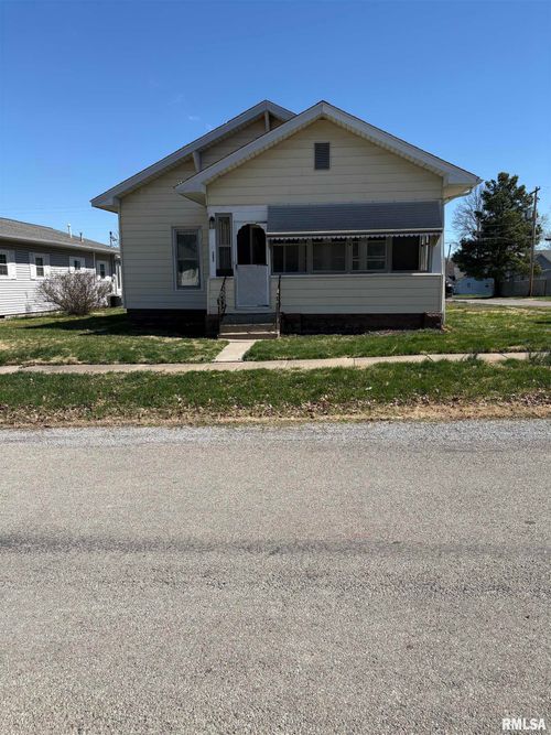 920 S 12th St, Herrin, IL, 62948-4224 | Card Image