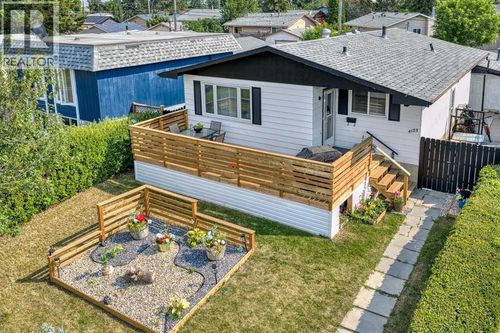 4123 30 Ave Se, Calgary, AB, T2B0H3 | Card Image