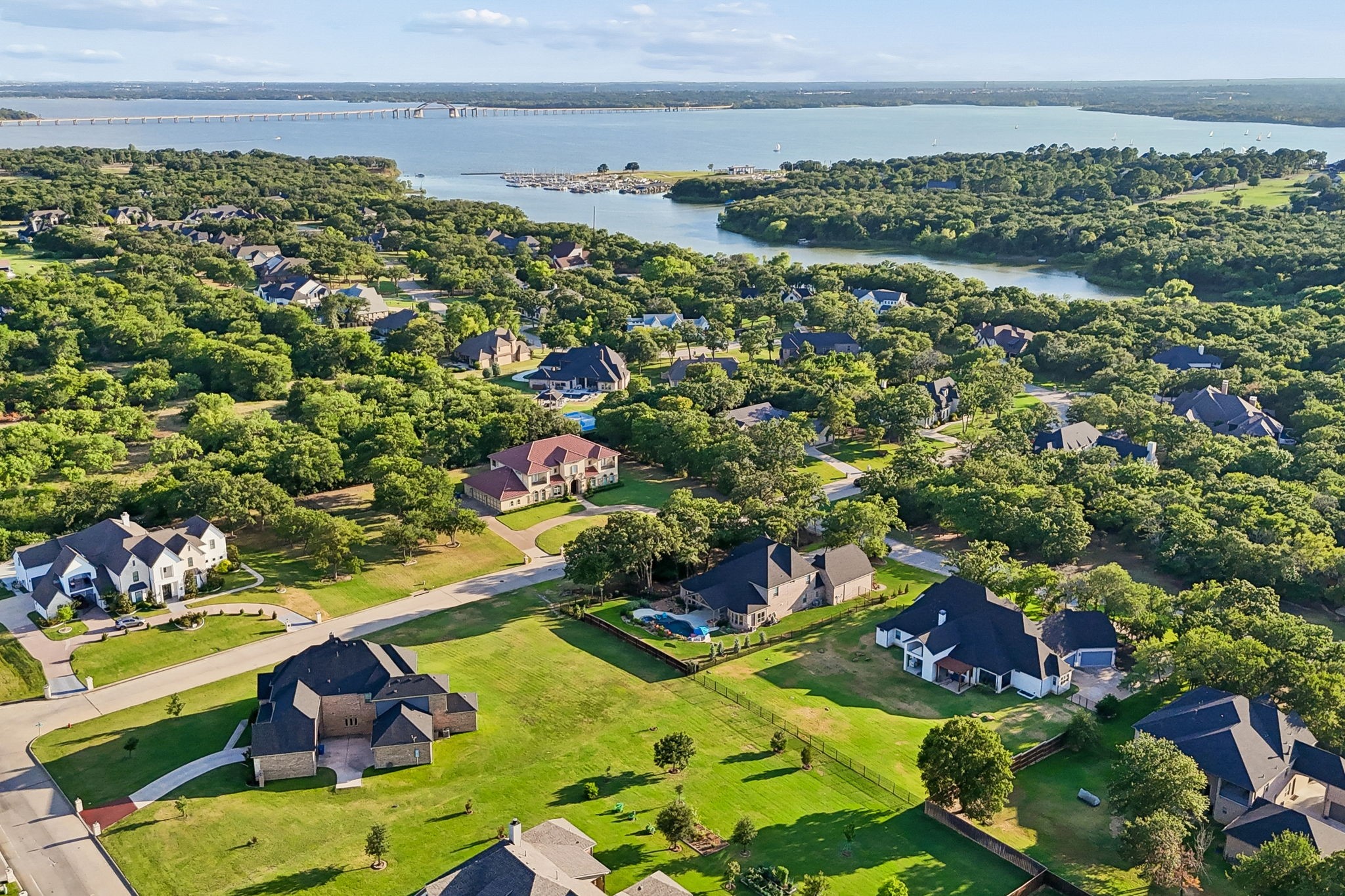 Residential in Oak Point 2