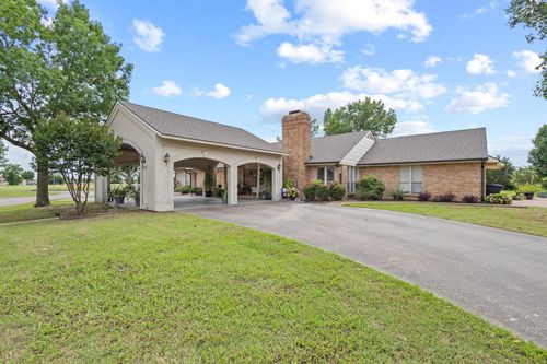 2017 S Village Dr, Bonham, TX, 75418-2307 | Card Image