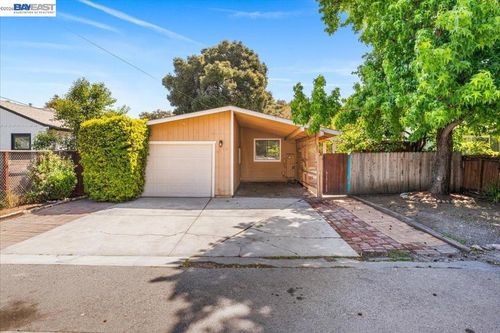2170 Ralmar Ave, East Palo Alto, CA, 94303-1451 | Card Image
