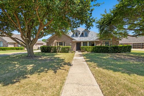 135 Honeysuckle Dr, Justin, TX, 76247-5804 | Card Image