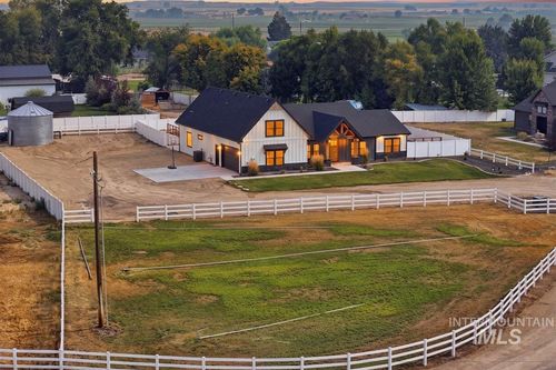 13958 Raptor Ln, Caldwell, ID, 83607-0807 | Card Image