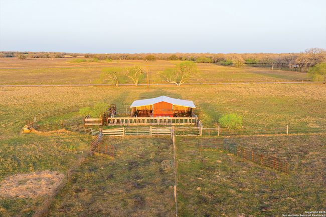 343 Batey Rd, Home with 3 bedrooms, 2 bathrooms and null parking in Nixon TX | Image 18