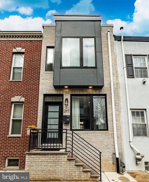 2117 Fernon St, PHILADELPHIA, PA, 19145-1302 | Card Image