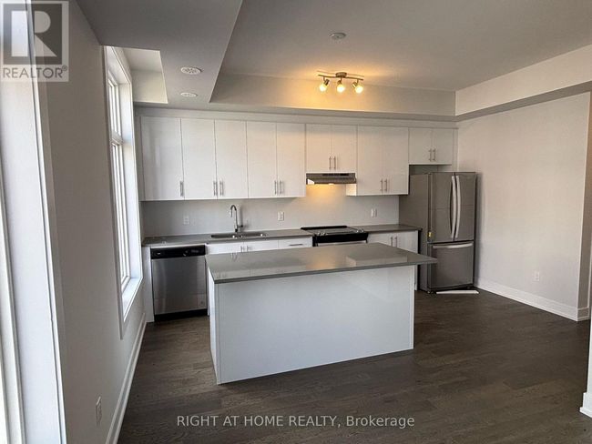 U228 - 9570 N Islington Avenue W, Townhouse with 2 bedrooms, 3 bathrooms and 2 parking in Vaughan (Sonoma Heights) ON | Image 8