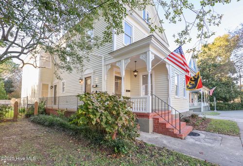 511 Middle St, New Bern, NC, 28560-1109 | Card Image