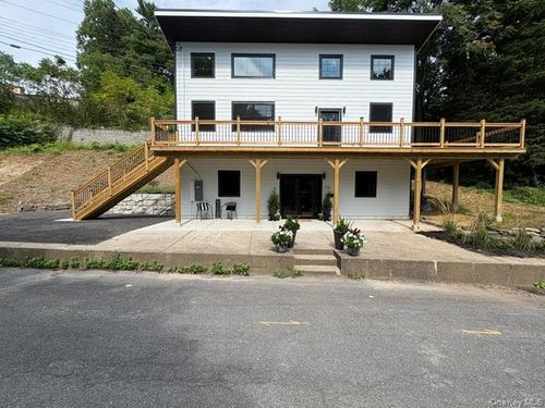 33 Valley St, Saugerties, NY, 12477-1829 | Card Image