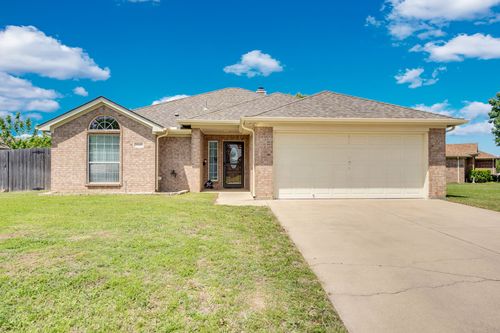 1040 Vinewood Ave, Burleson, TX, 76028-6794 | Card Image