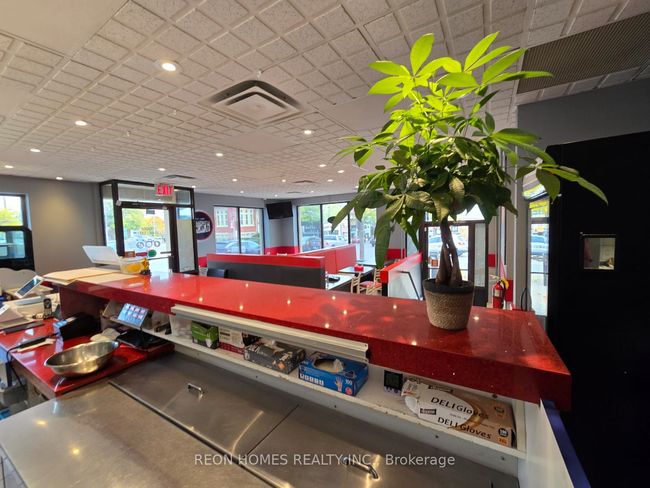 201 Dundas St W, Home with 0 bedrooms, 0 bathrooms and null parking in Whitby ON | Image 7