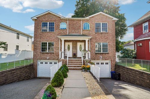 364 Grove St, East Rutherford, NJ, 07073 | Card Image