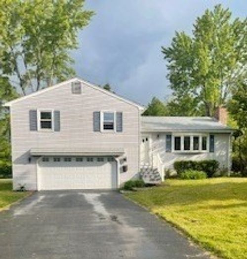 62 Justice Dr, Amherst, MA, 01002-3119 | Card Image