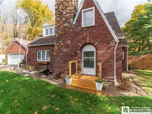 3108 N Main Street Ext, Jamestown, NY, 14701-9676 | Card Image