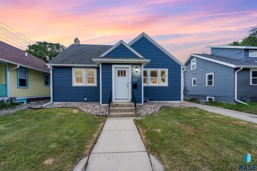 821 W 22nd St Street, Sioux Falls, SD, 57105 | Card Image