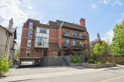 102 - 162 Reynolds St, House attached with 2 bedrooms, 2 bathrooms and 2 parking in Oakville ON | Image 2