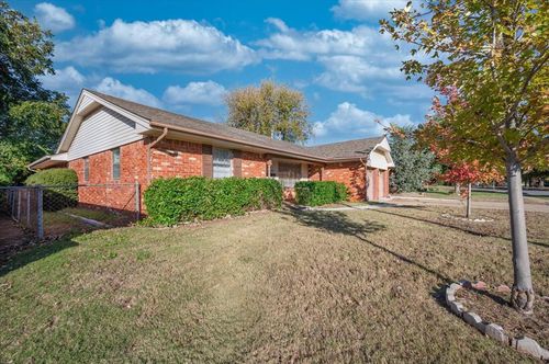 9509 Georgia Ave, The Village, OK, 73120-4048 | Card Image