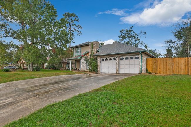 906 N Chamfer Way, House other with 4 bedrooms, 2 bathrooms and 2 parking in Crosby TX | Image 4