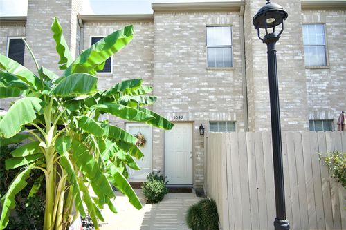 3042-3042 Holly Hall St, Houston, TX, 77054-4133 | Card Image