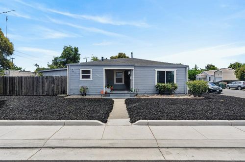2080 Middlefield Ave, Stockton, CA, 95204-4838 | Card Image