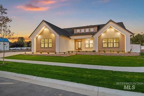 196 N Timber Wolf Pl, Eagle, ID, 83616 | Card Image