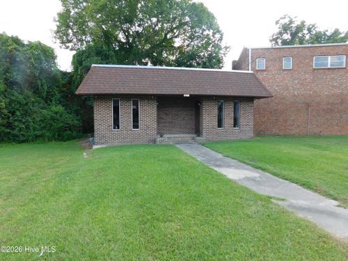 b-823 Queen Street, New Bern, NC, 28560 | Card Image