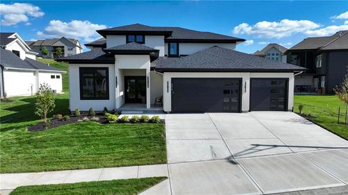 9815 S Ambrosia Ln, Parkville, MO, 64152-4917 | Card Image