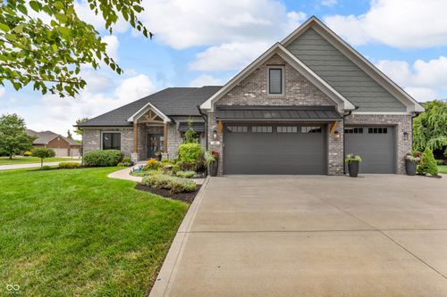 121 Lakeside Dr, Pittsboro, IN, 46167-9548 | Card Image